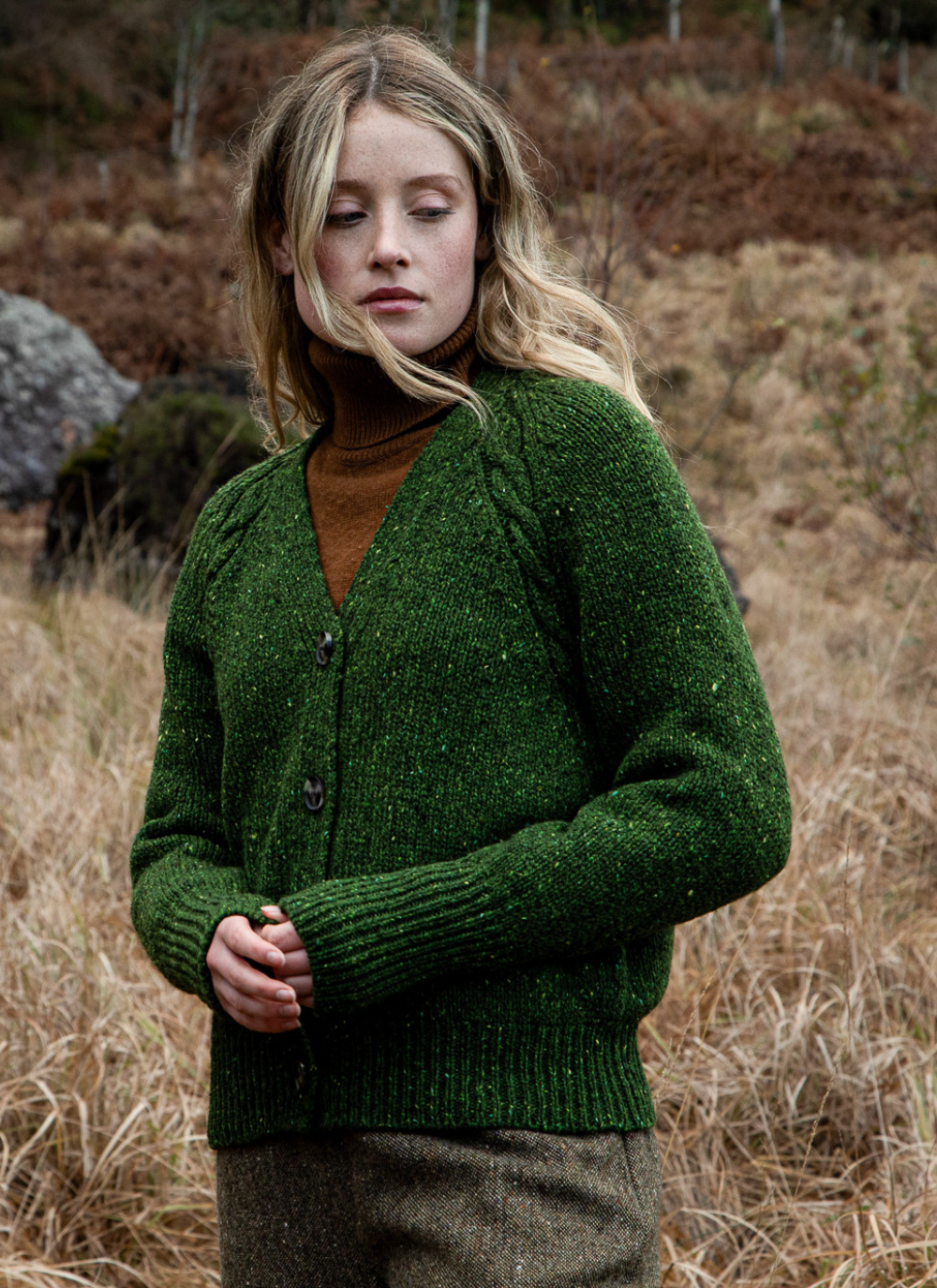 Fisherman Donegal Raglan Cable Cardigan in Shamrock